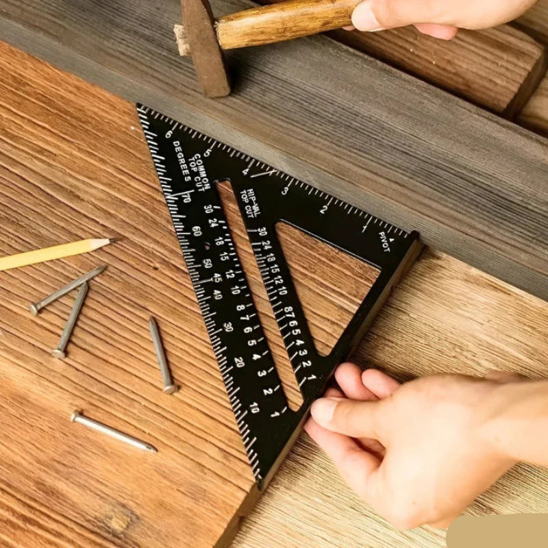 Strumento 5-in-1 indispensabile per tagli perfetti 