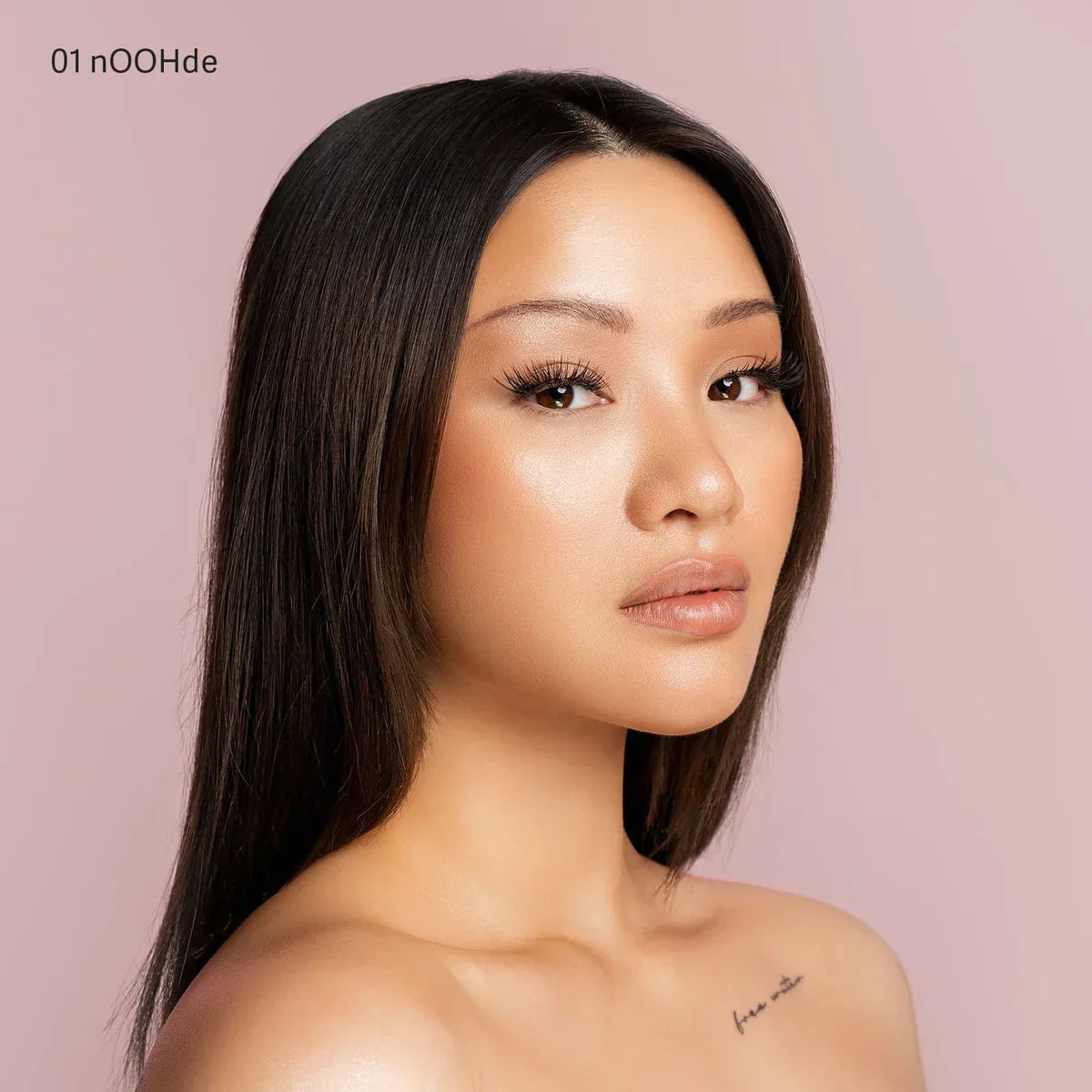 完璧に描かれた唇、12時間の修正なし 