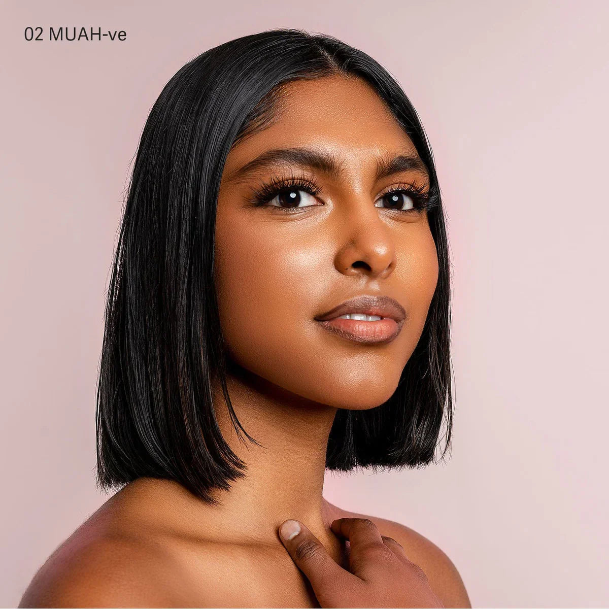 完璧に描かれた唇、12時間の修正なし 