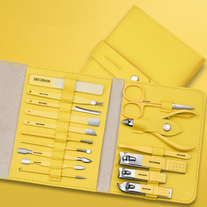 Kompletní manikúra a pedikúra 